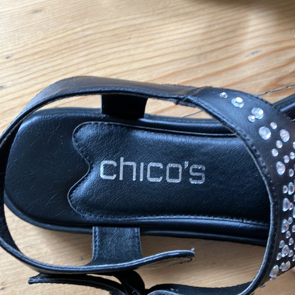 Chico’s Tahira Black Embellished Sandal Thong Buckled Sandals Size 8 - Picture 3 of 17